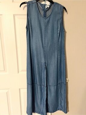 Women’s Sleeveless Chambray long dress- Light Blue ( never worn)